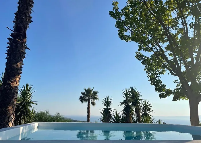 Rustic Hill Private Pool كالاماتا