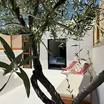 Rustic Hill Private Pool דירה