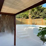 Lägenhet Rustic Hill Private Pool