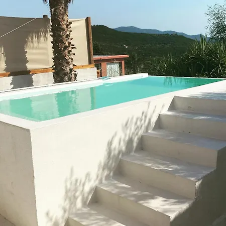 Rustic Hill Private Pool קלמאטה