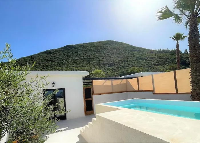 Rustic Hill Private Pool Каламата