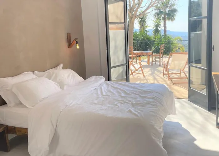 Rustic Hill Private Pool Апартаменты Каламата