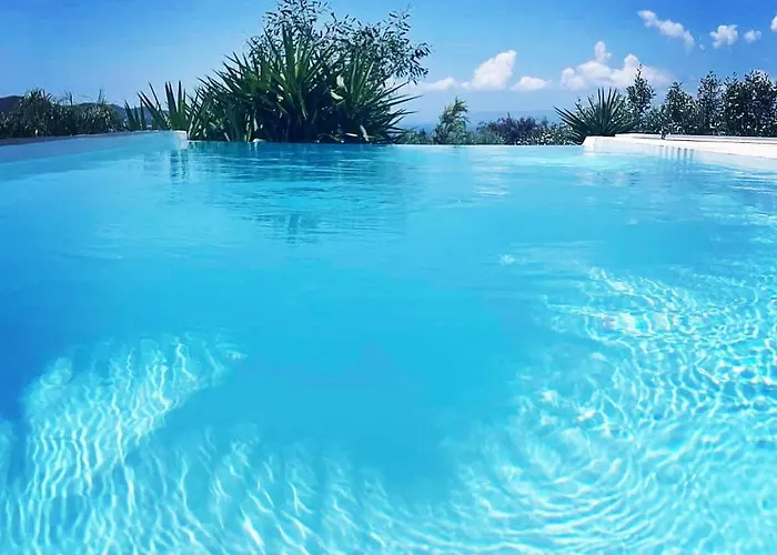 Rustic Hill Private Pool Апартаменты *