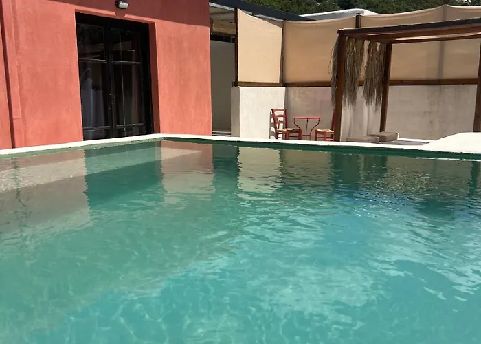 Rustic Hill Private Pool Апартаменты